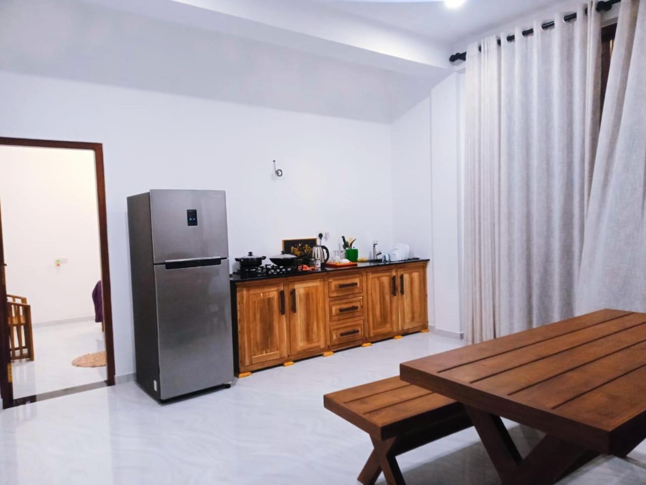 Blue Whales Hotel ฮิกคาดูวา ภายนอก รูปภาพ