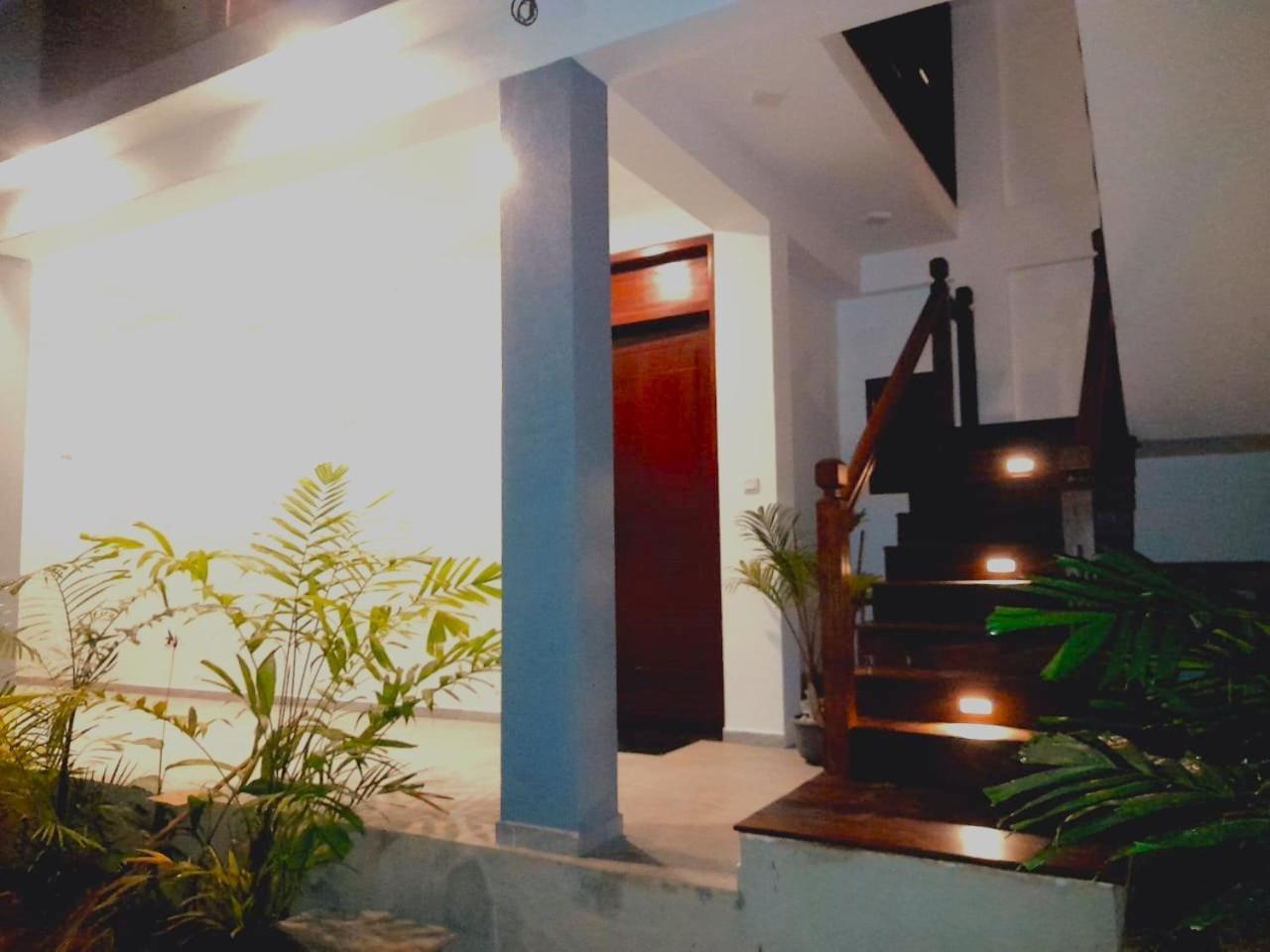 Blue Whales Hotel ฮิกคาดูวา ภายนอก รูปภาพ