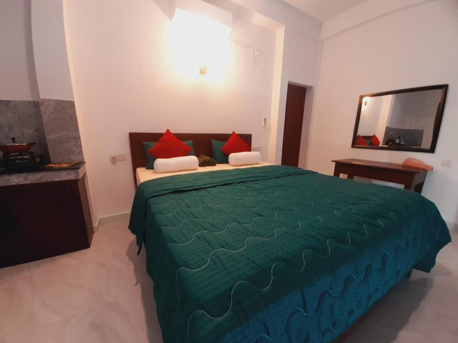 Blue Whales Hotel ฮิกคาดูวา ภายนอก รูปภาพ