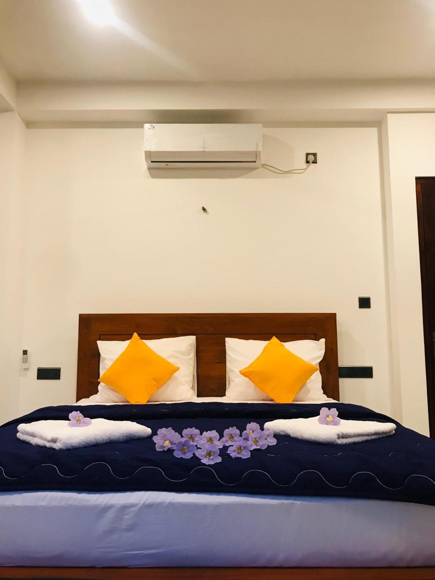 Blue Whales Hotel ฮิกคาดูวา ภายนอก รูปภาพ