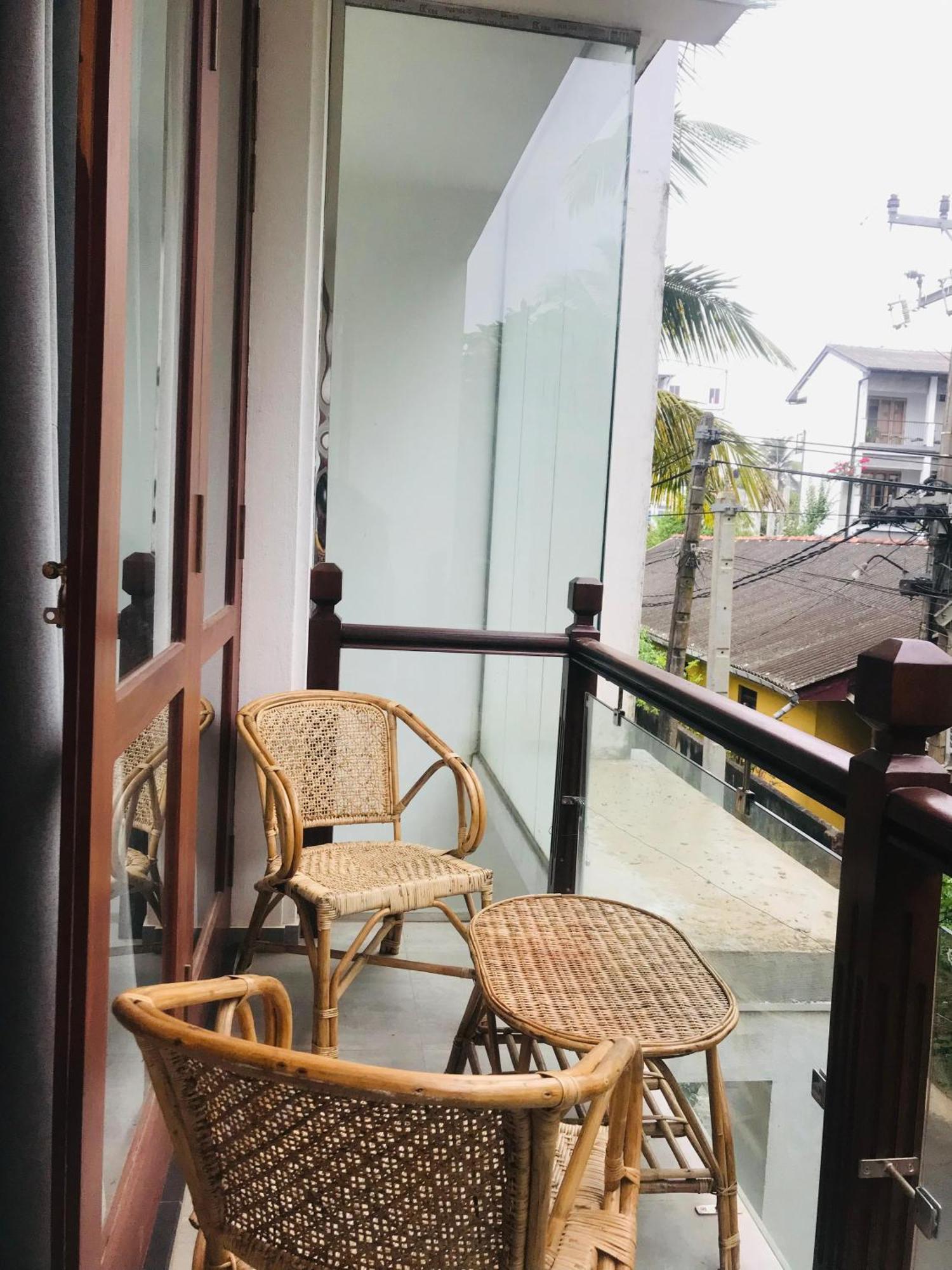 Blue Whales Hotel ฮิกคาดูวา ภายนอก รูปภาพ